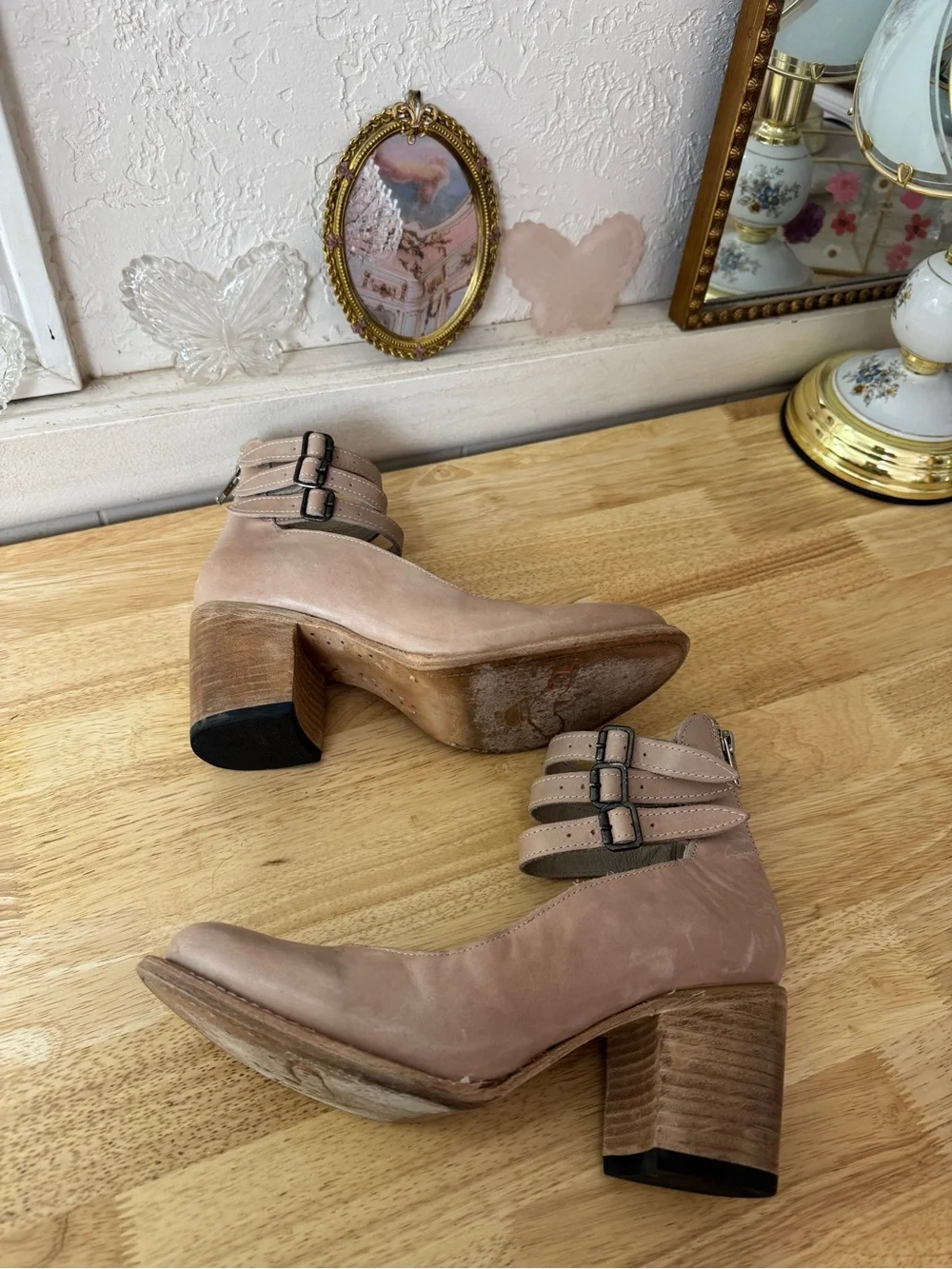 Freebird Randi Blush Leather Triple Buckle Block Heel Pumps Size 9 Indie Boho